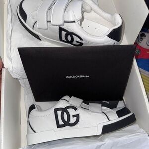 brand new dolce & Gabbana shoes never worn l ordered the wrong size